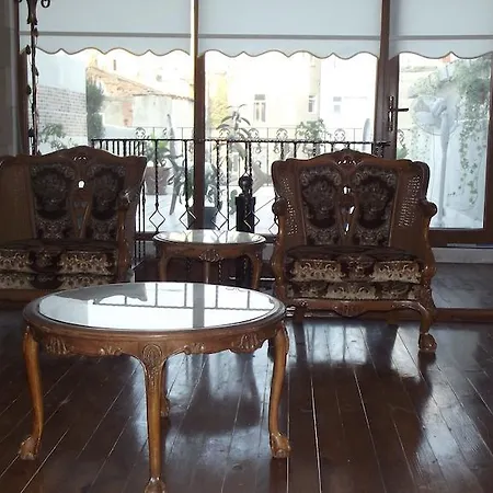 מלון דירות Palation House 3*