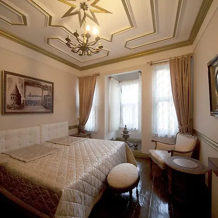 מלון דירות Palation House 3*