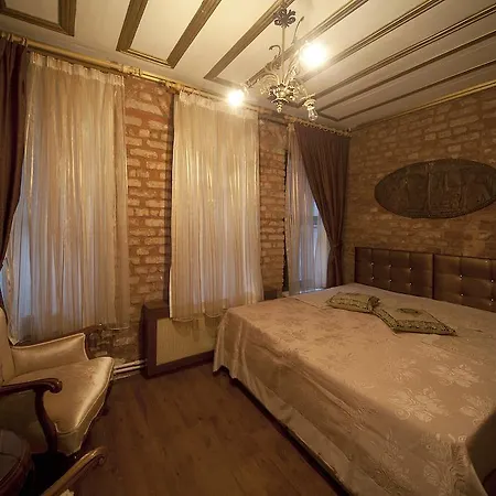 מלון דירות Palation House 3*